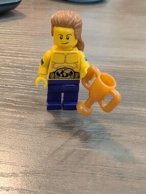 Lego Series 15 Collectible Wrestling Champion Minifig